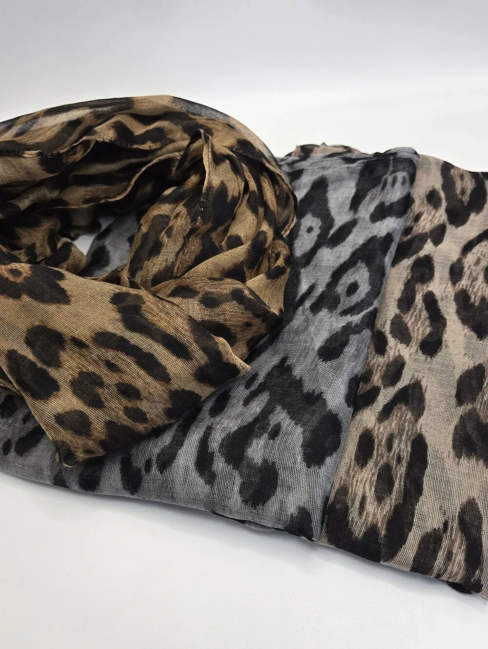 NWOT - LARGE Synthetic 100% Silk Feel Fashion Scarves